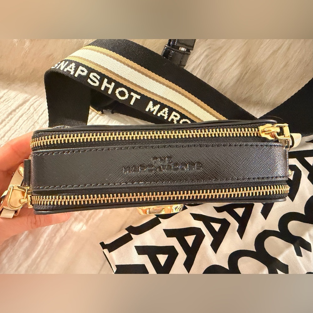 Marc Jacobs Cream Snapshot Crossbody with Gold Hardware and Branded Strap - Picture 7 of 11